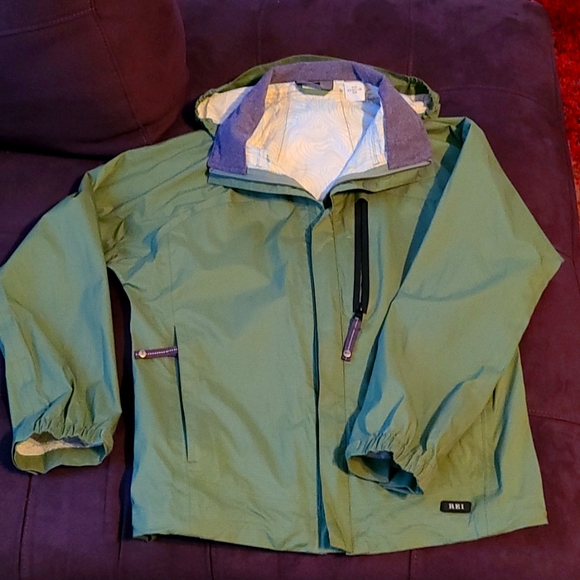 CLEARANCE /Make an offer! REI Rain Jacket Sz S - Picture 1 of 8